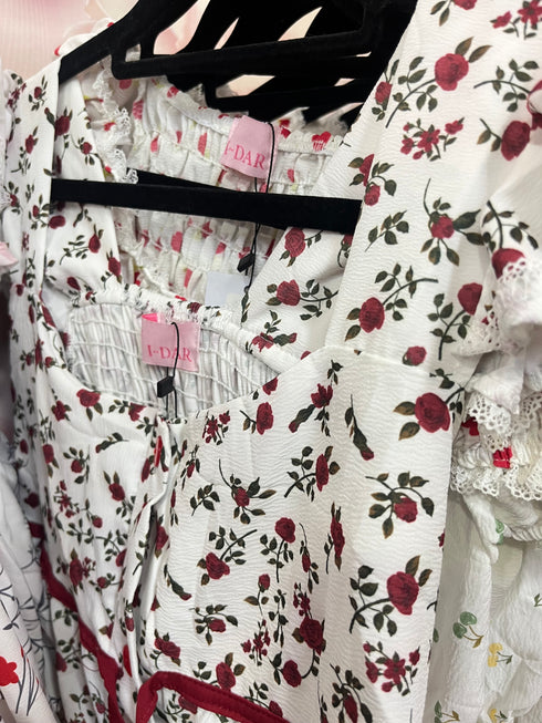 Floral Print Square Neck Crop Tops